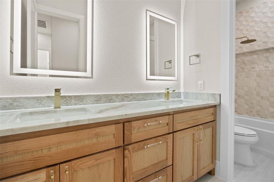 Furnished interior view inside a new home in Pecan Plantation, Granbury (Image 29). Furnished interior view inside a new home in Pecan Plantation, Granbury (Image 29).