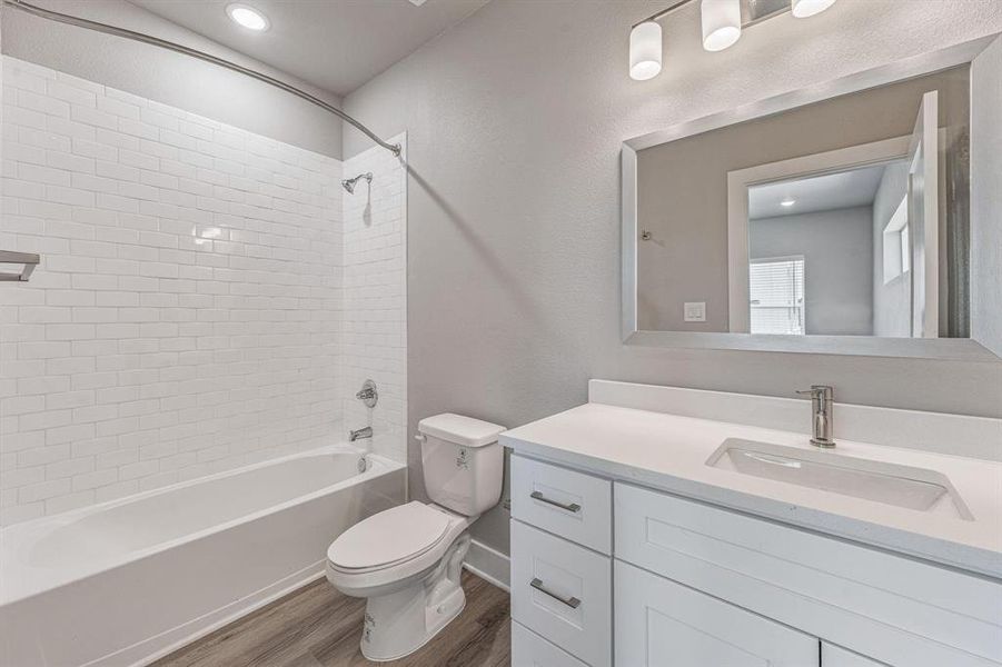 Furnished interior view inside a new home in , Stephenville (Image 5).