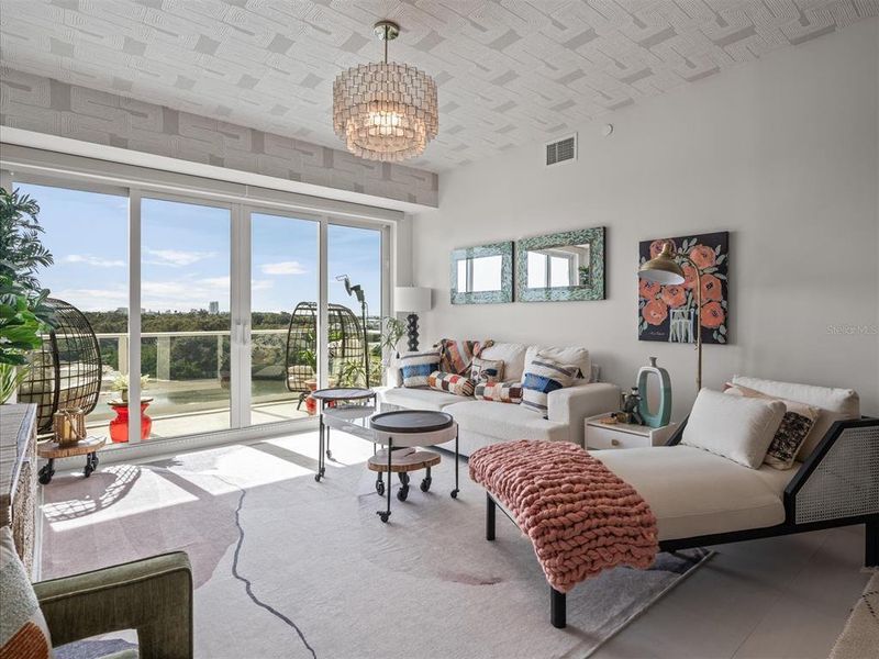 Image 81 of a home in .