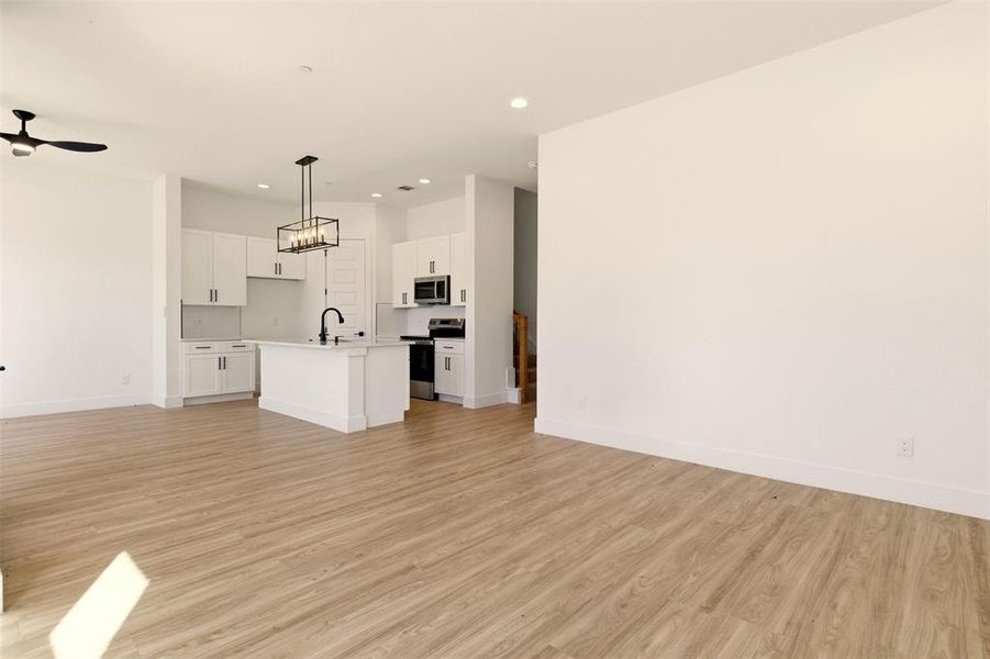 Spacious, unfurnished interior of a new home in , Rowlett (Image 21).