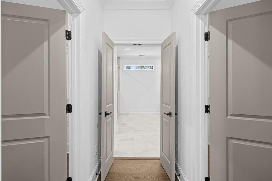 Spacious, unfurnished interior of a new home in Livingstone Park, Kennesaw (Image 26).