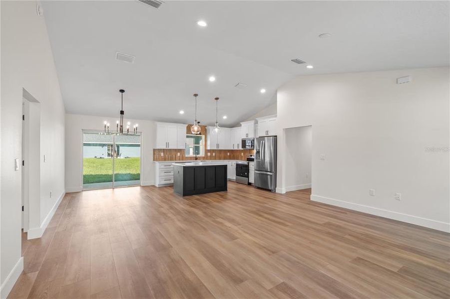 Spacious, unfurnished interior of a new home in , Dunnellon (Image 33).
