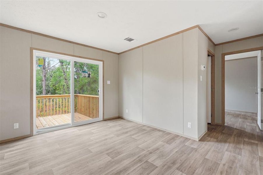 Spacious, unfurnished interior of a new home in , Williston (Image 24).