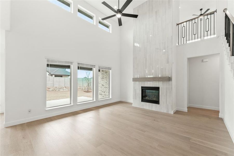 Spacious, unfurnished interior of a new home in Painted Tree, McKinney (Image 33).
