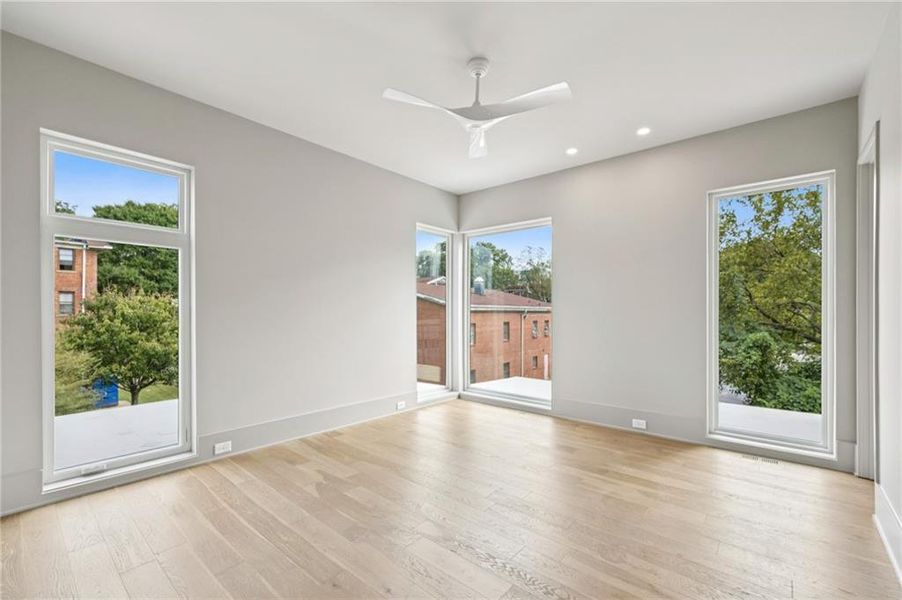 Spacious, unfurnished interior of a new home in , Atlanta (Image 19).