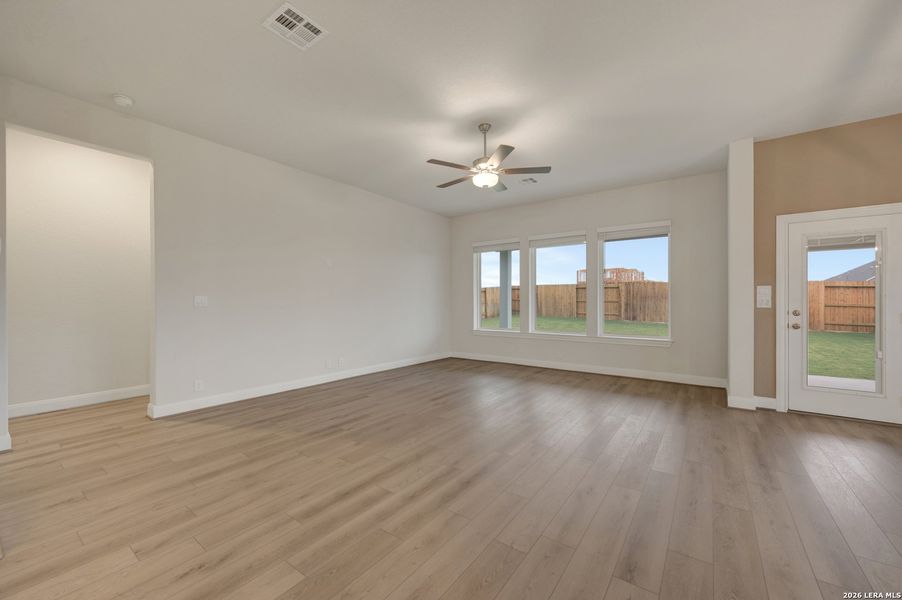 Spacious, unfurnished interior of a new home in Meyer Ranch – Legacy Series, New Braunfels (Image 32).
