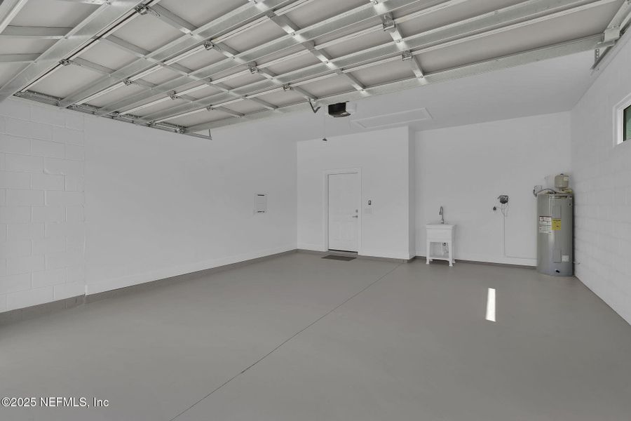 Image 37 of a home in .