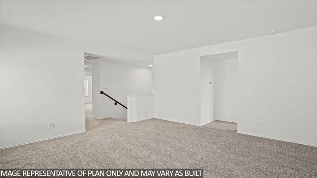 Spacious, unfurnished interior of a new home in Cypress Green, Tomball (Image 13).