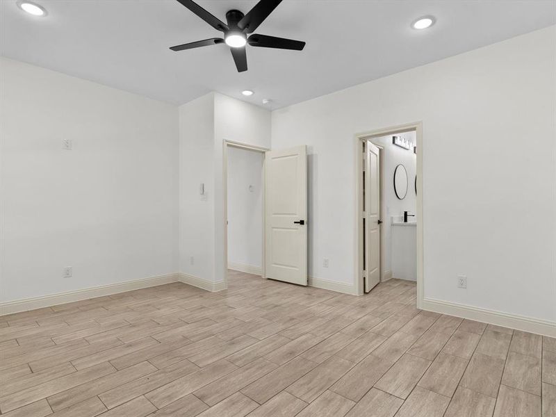 Spacious, unfurnished interior of a new home in , Granbury (Image 32).