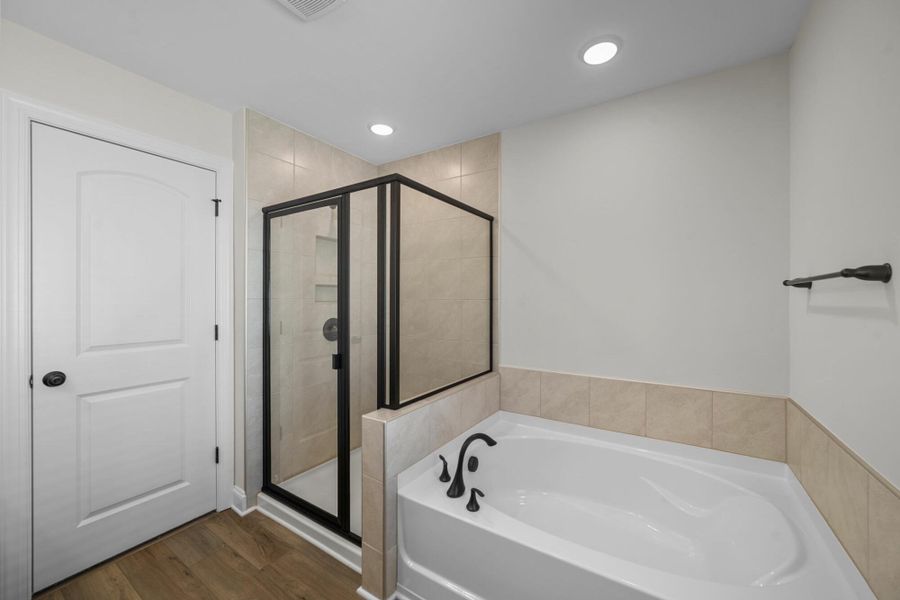 Furnished interior view inside a new home in Pisgah Park, Kernersville (Image 17).
