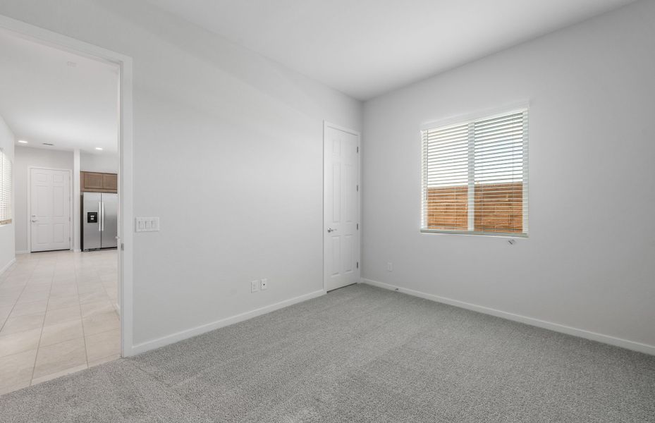 Spacious, unfurnished interior of a new home in Soleo, San Tan Valley (Image 27).