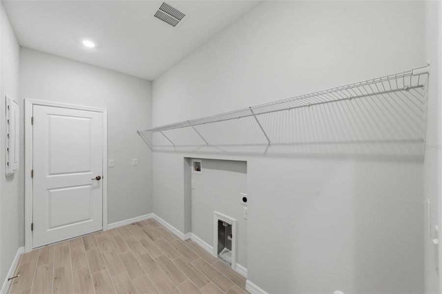 Spacious, unfurnished interior of a new home in Hammock at Two Rivers, Zephyrhills (Image 61).
