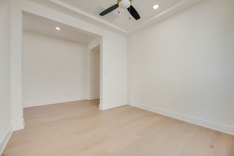 Spacious, unfurnished interior of a new home in Fields - 50' Lots, Frisco (Image 33).