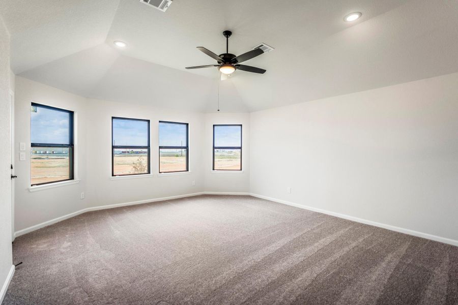 Spacious, unfurnished interior of a new home in Jordan Ranch 70' Lots, Fulshear (Image 35). Spacious, unfurnished interior of a new home in Jordan Ranch 70' Lots, Fulshear (Image 35).