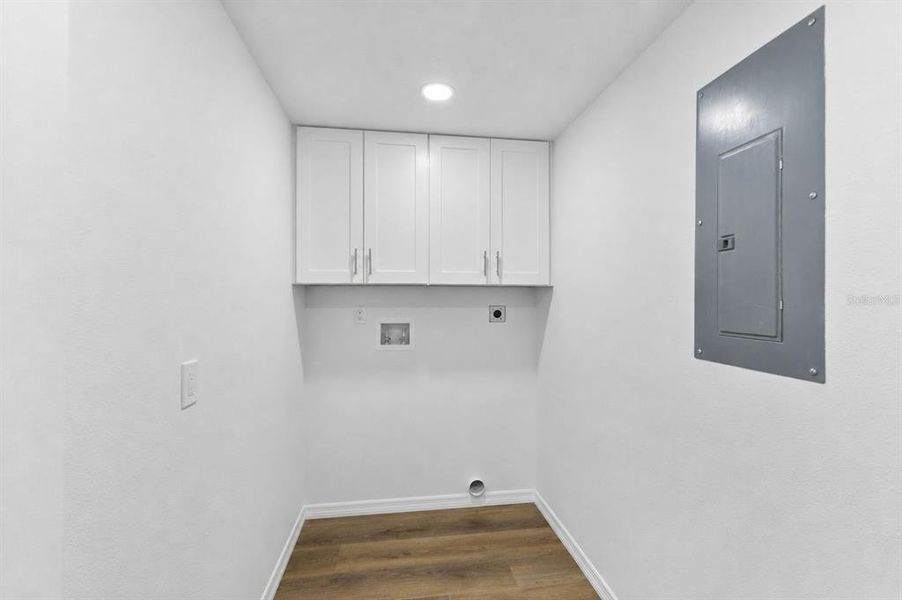 Spacious, unfurnished interior of a new home in , Bradenton (Image 13).