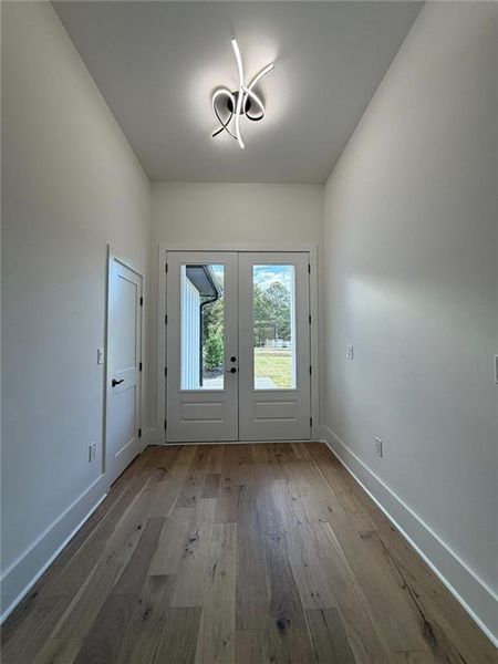 Spacious, unfurnished interior of a new home in , Monroe (Image 14).