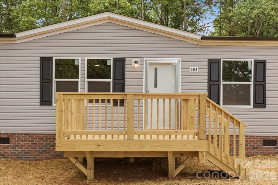Exterior details and patio area of a home in , Lincolnton (Image 23).