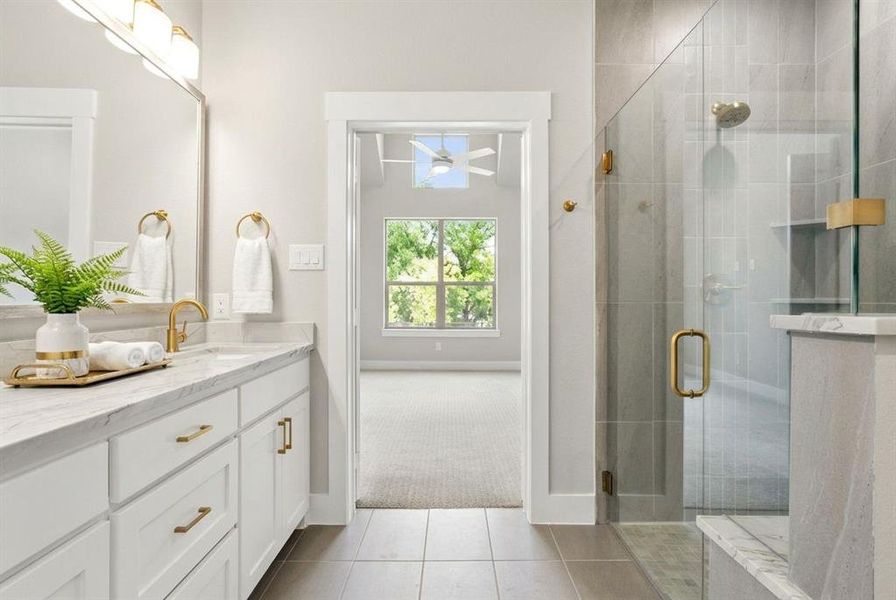 8517 Del Rio primary bath Bayside (4)
