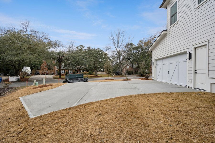 Exterior details and patio area of a home in , Mount Pleasant (Image 47).