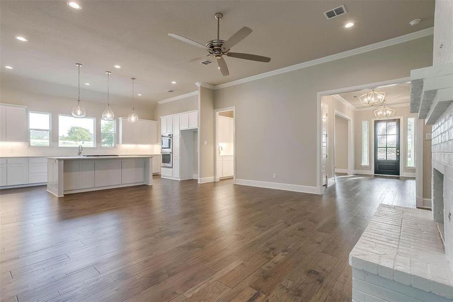 Furnished interior view inside a new home in Woodland Meadows, Fort Worth (Image 15). Furnished interior view inside a new home in Woodland Meadows, Fort Worth (Image 15).