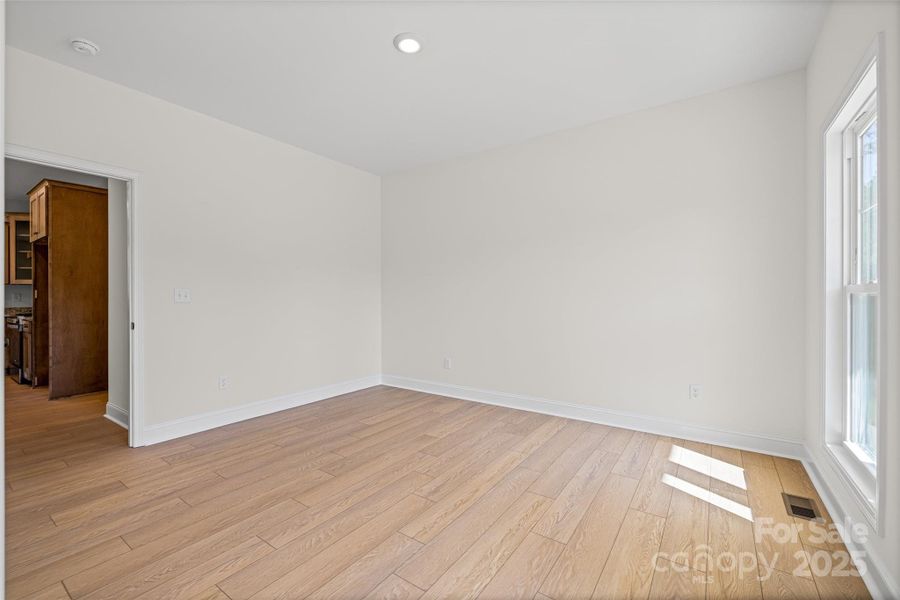 Spacious, unfurnished interior of a new home in , Smyrna (Image 34).
