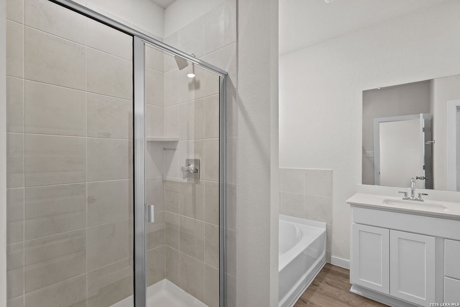 Furnished interior view inside a new home in Hiddenbrooke, Seguin (Image 5).