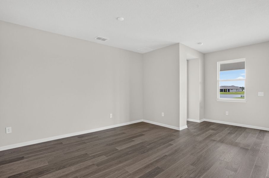 Spacious, unfurnished interior of a new home in Crosswind Ranch, Parrish (Image 9).