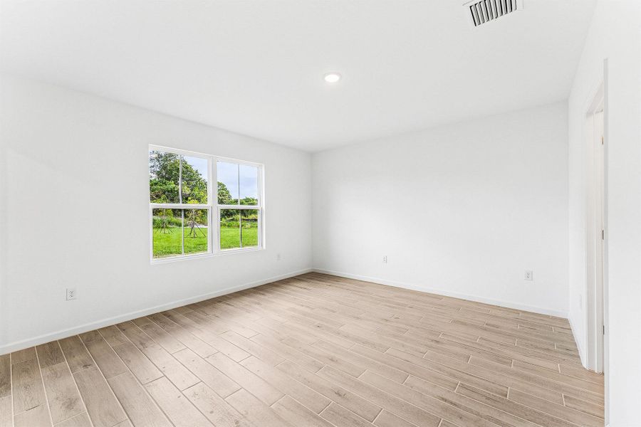 Spacious, unfurnished interior of a new home in , Port St. Lucie (Image 20).