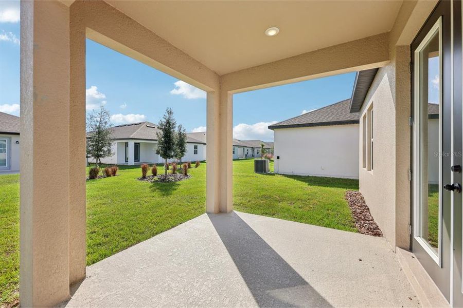 Exterior details and patio area of a home in Sunbrooke, St. Cloud (Image 3).