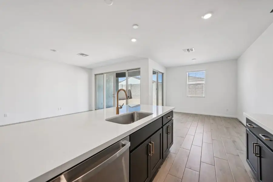 Kitchen featuring the Oxford Collection. Not actual home, finishes may vary. Kitchen featuring the Oxford Collection. Not actual home, finishes may vary.