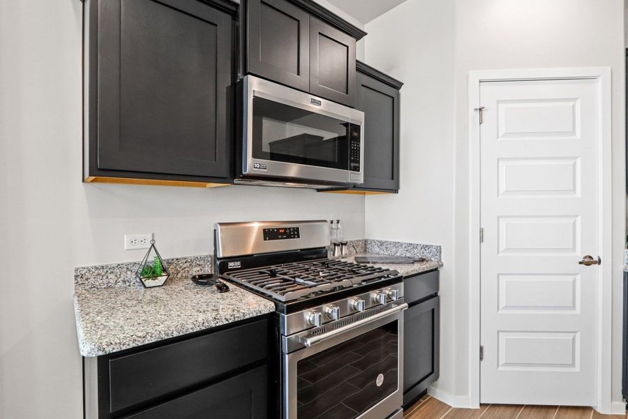 Representative furnished interior of a home built from the Shalem by Hakes Brothers in Hillside Park, El Paso (Image 12).