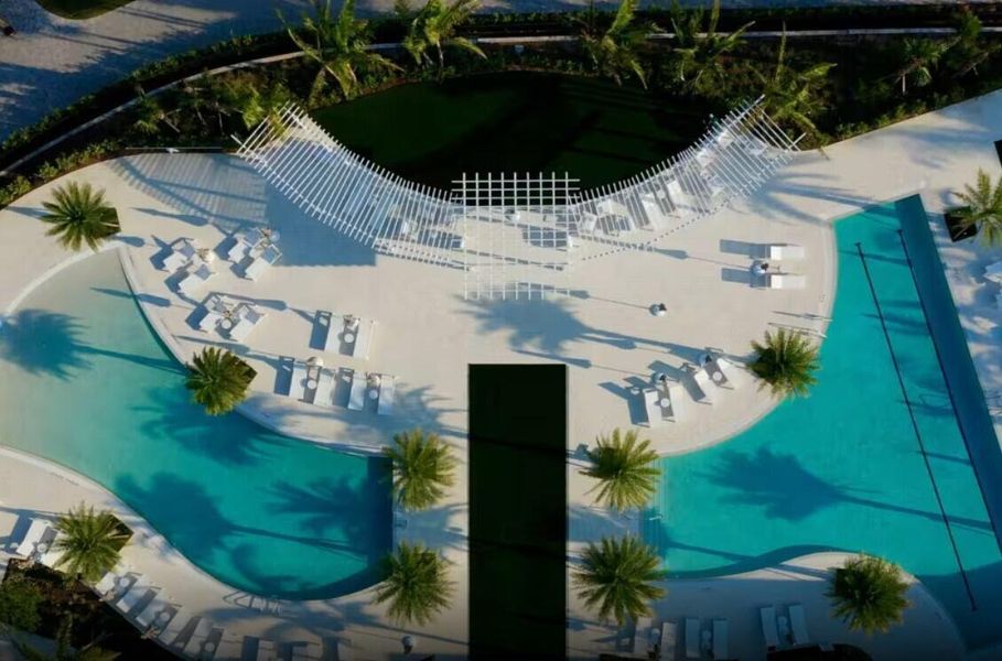 Community amenities in The Reserve at Eastpointe, Palm Beach Gardens (Image 17).