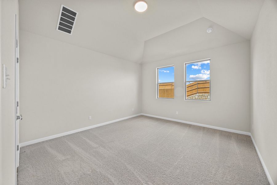 Spacious, unfurnished interior of a new home in Trinity Ranch, Elgin (Image 23).