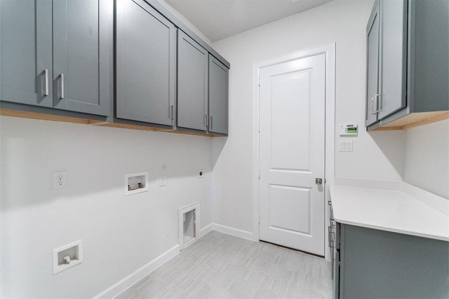 Furnished interior view inside a new home in Heath Golf & Yacht Club, Heath (Image 14).