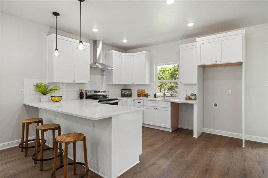 Furnished interior view inside a new home in , Granbury (Image 27).