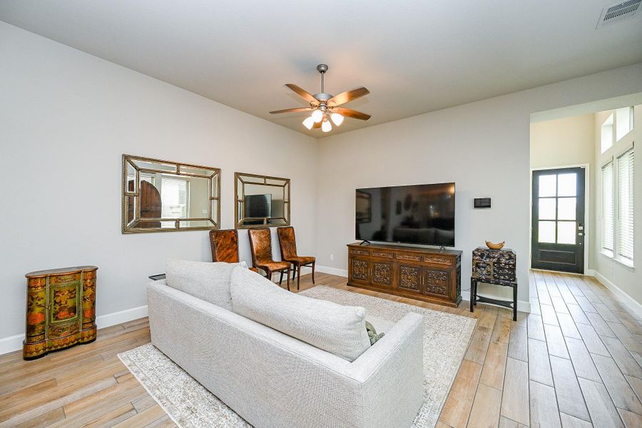 Image 16 of a home in The Grand Prairie 40'. Image 16 of a home in The Grand Prairie 40'.