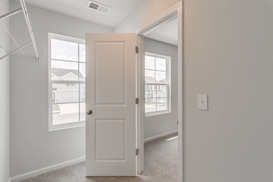 Spacious, unfurnished interior of a new home in Ellington, Elgin (Image 38).