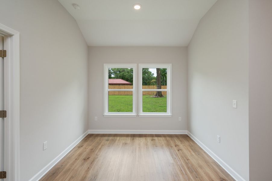 Spacious, unfurnished interior of a new home in Barton's Bend, Crestview (Image 16). Spacious, unfurnished interior of a new home in Barton's Bend, Crestview (Image 16).