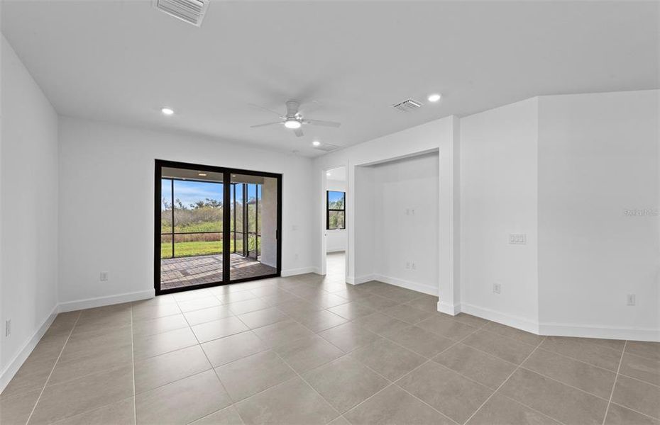 Spacious, unfurnished interior of a new home in Del Webb Catalina, Lakewood Ranch (Image 27). Spacious, unfurnished interior of a new home in Del Webb Catalina, Lakewood Ranch (Image 27).