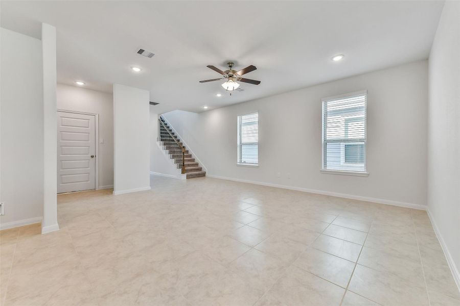 Spacious, unfurnished interior of a new home in Anderson Lakes, Houston (Image 19).