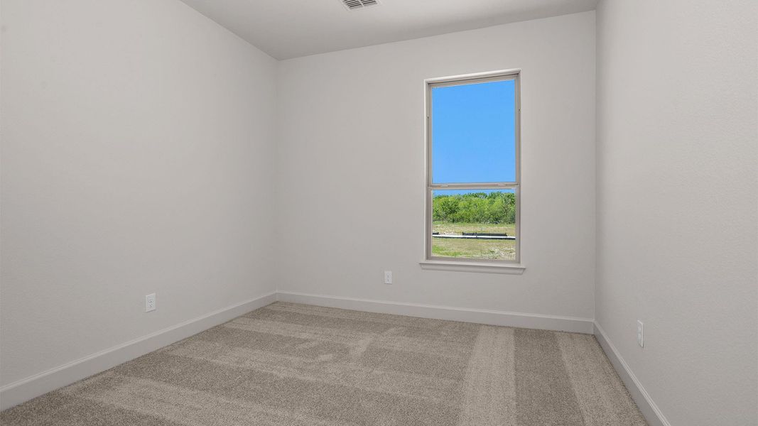 Spacious, unfurnished interior of a new home in Valencia, Manvel (Image 10).