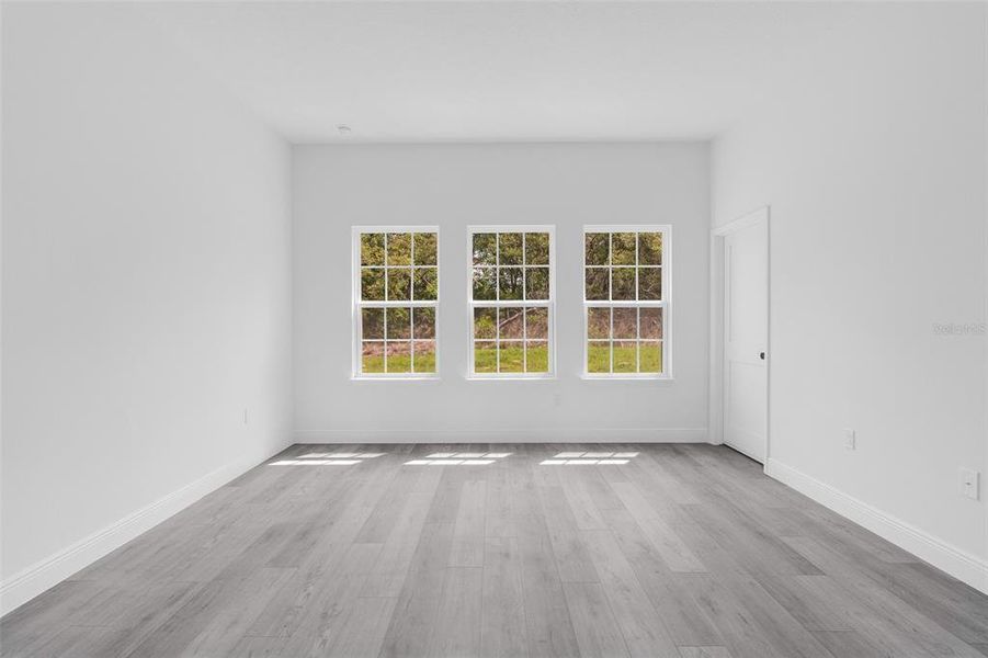 Spacious, unfurnished interior of a new home in , Ocala (Image 24).