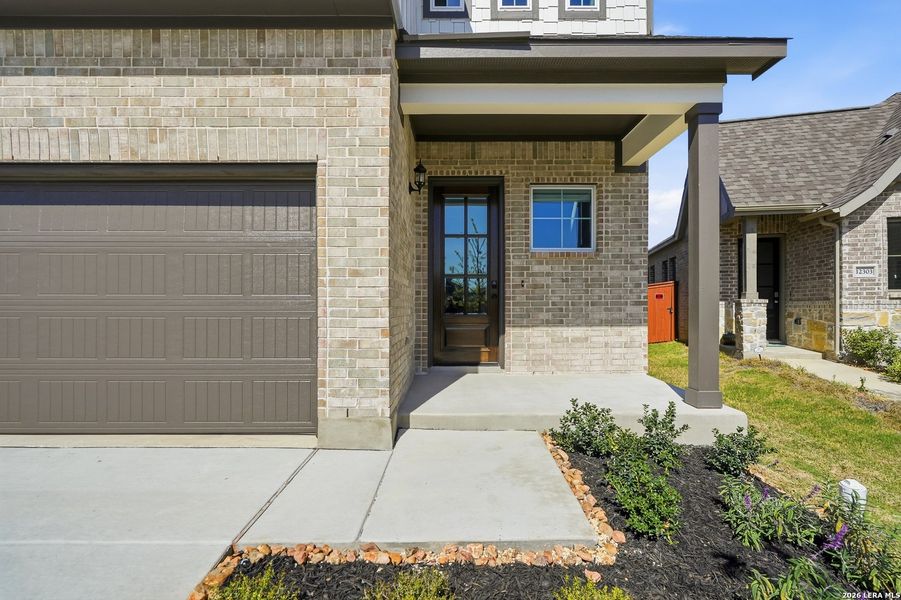 Exterior details and patio area of a home in Stillwater Ranch, San Antonio (Image 4).