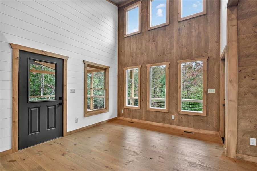 Spacious, unfurnished interior of a new home in , Blue Ridge (Image 13).
