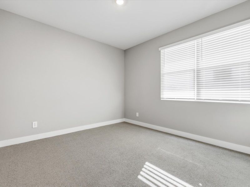 Spacious, unfurnished interior of a new home in Legacy Place, Glendale (Image 11).