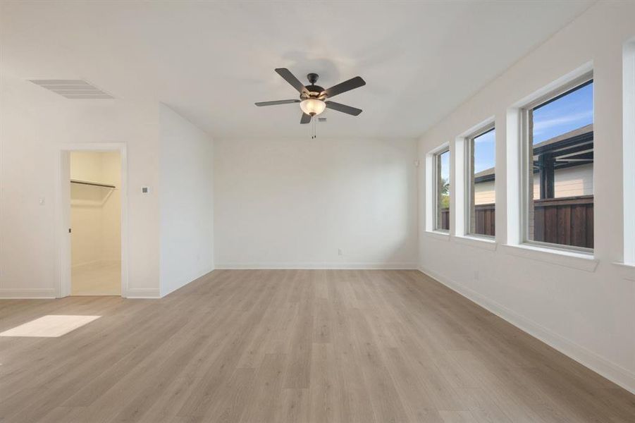 Spacious, unfurnished interior of a new home in Karis - Cottage Series, Crowley (Image 22).