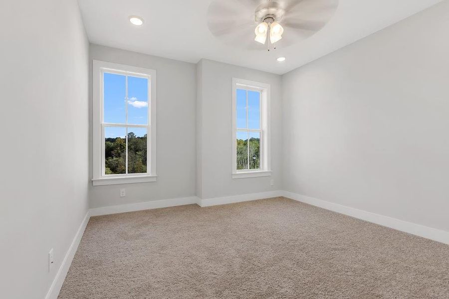 Spacious, unfurnished interior of a new home in Echo Park, Suwanee (Image 14).