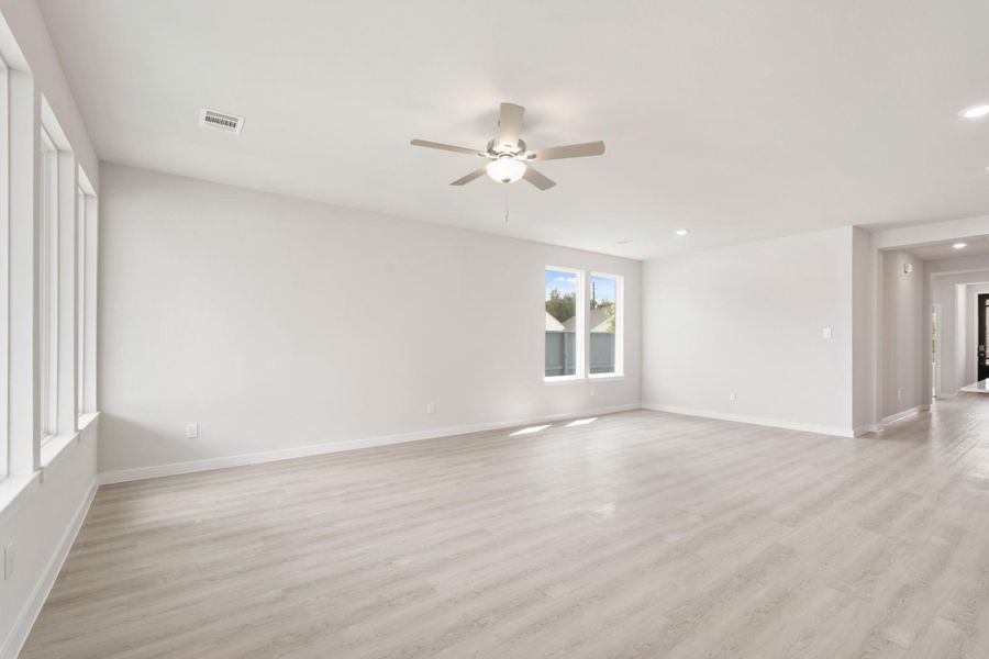 Spacious, unfurnished interior of a new home in Fulshear Lakes 45' at Fulshear Lakes, Fulshear (Image 21). Spacious, unfurnished interior of a new home in Fulshear Lakes 45' at Fulshear Lakes, Fulshear (Image 21).