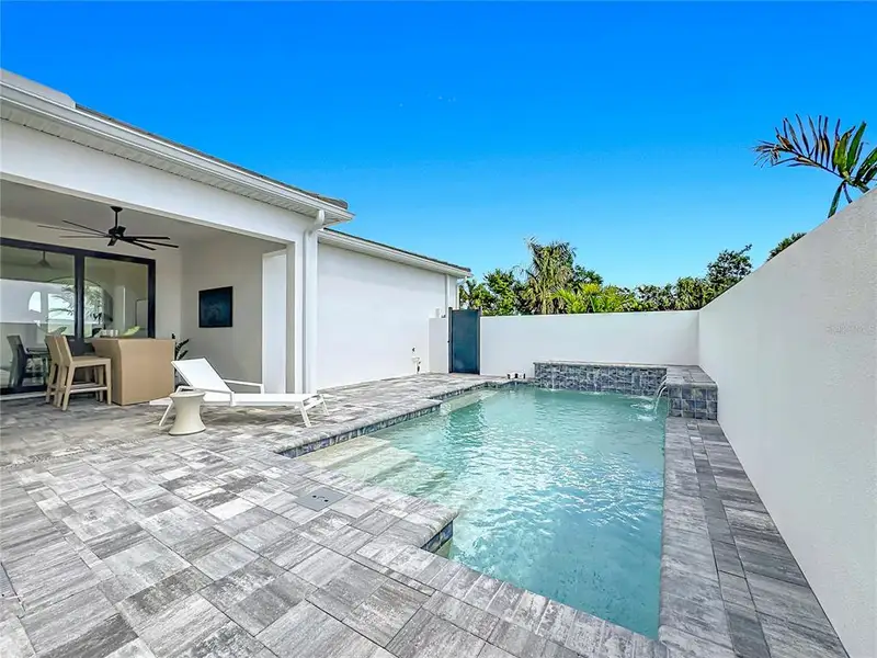 Exterior details and patio area of a home in , Bradenton (Image 32).
