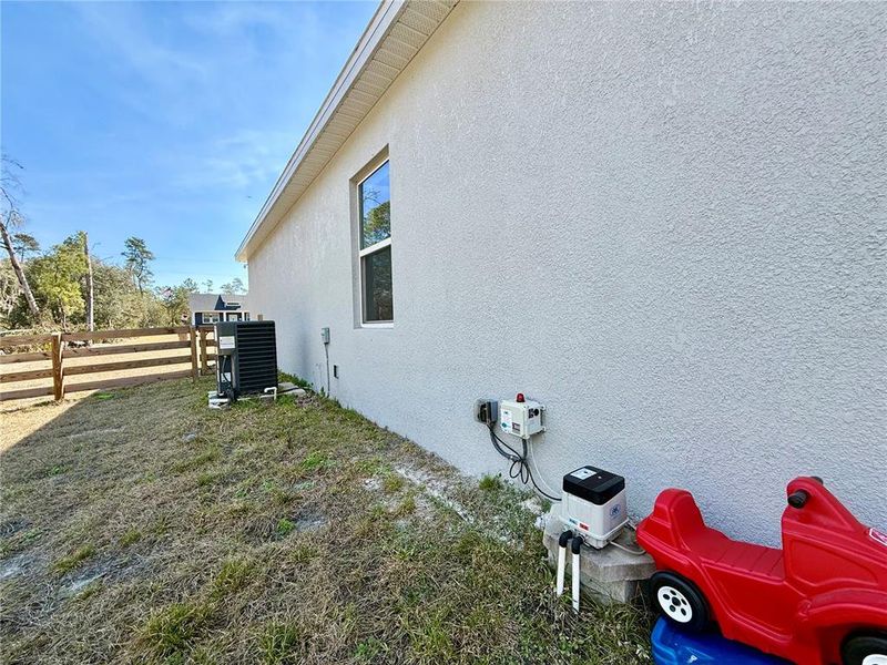 Exterior details and patio area of a home in , Eustis (Image 4).